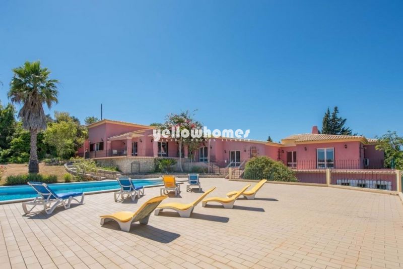 Spectacular 6-bed villa with pool and sea views n Lagos